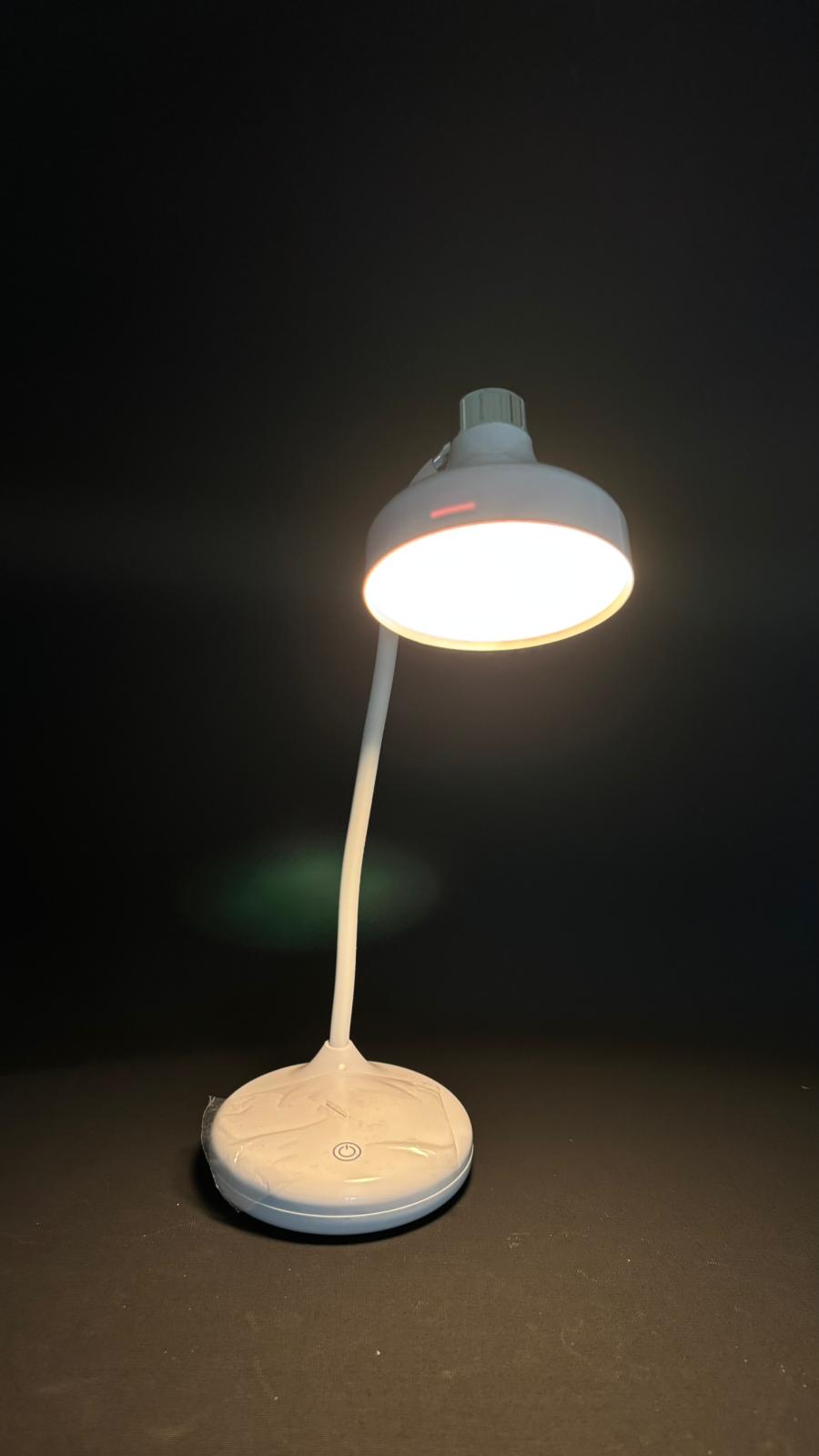 ADM-641 Toptan Masa Lambası 